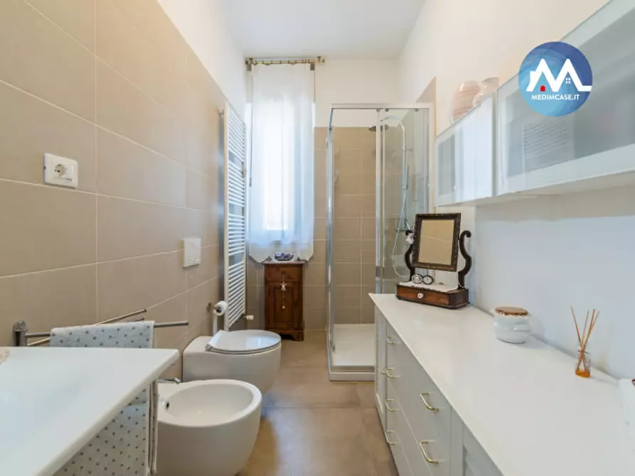 Immagine 16 di Appartamento in vendita  in Piazza Francesco Redi a Pesaro