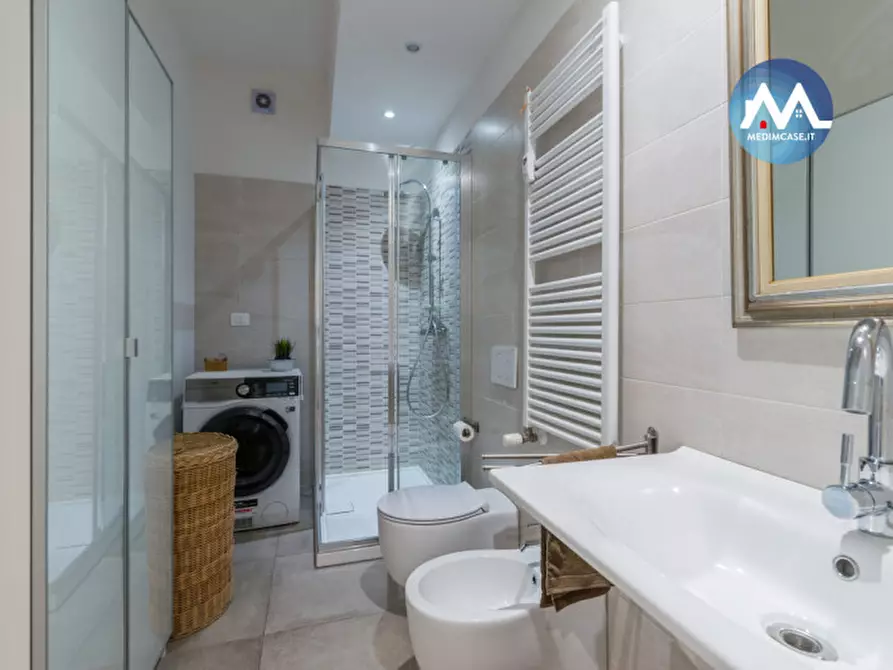 Immagine 25 di Appartamento in vendita  in Piazza Francesco Redi a Pesaro