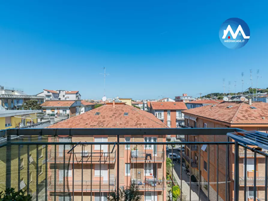 Immagine 27 di Appartamento in vendita  in Piazza Francesco Redi a Pesaro