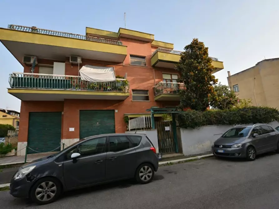 Immagine 2 di Appartamento in vendita  in Via Agnello da Pisa 30 a Roma