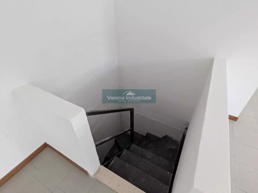 Immagine 10 di Negozio in affitto  a San Pietro In Cariano