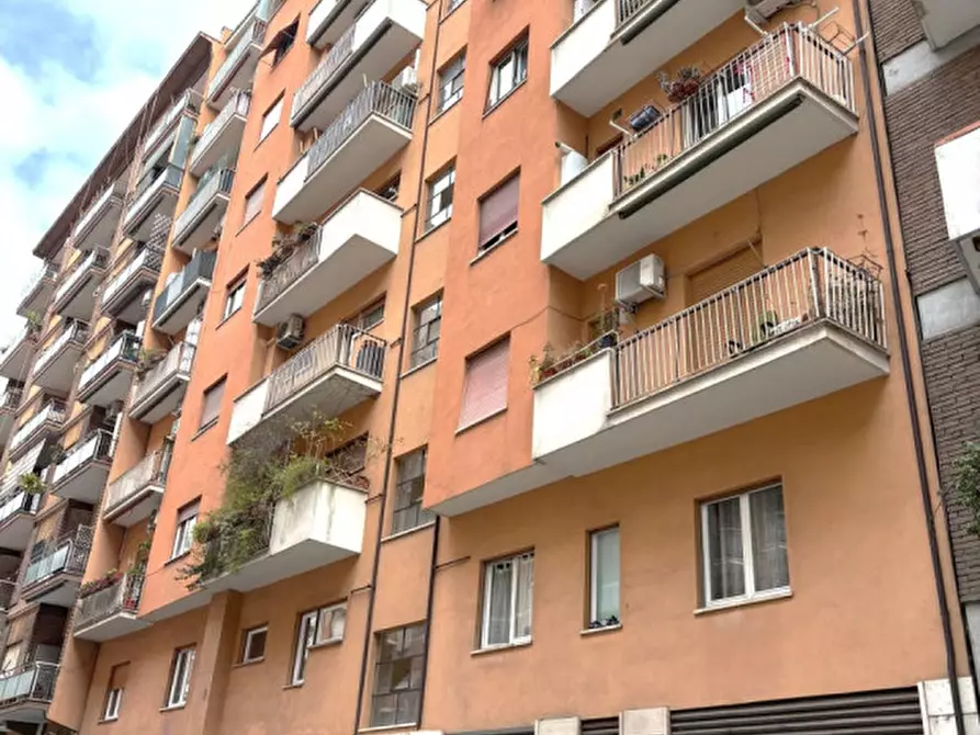Immagine 1 di Appartamento in vendita  in Via Giovanni Aldini a Roma