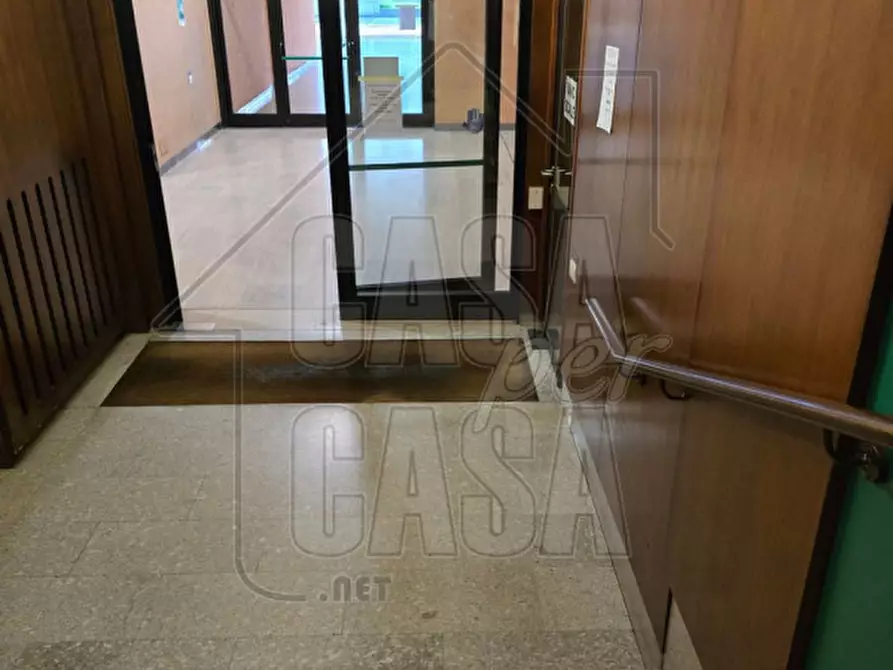 Immagine 6 di Ufficio in vendita  in Piazza De Gasperi a Padova