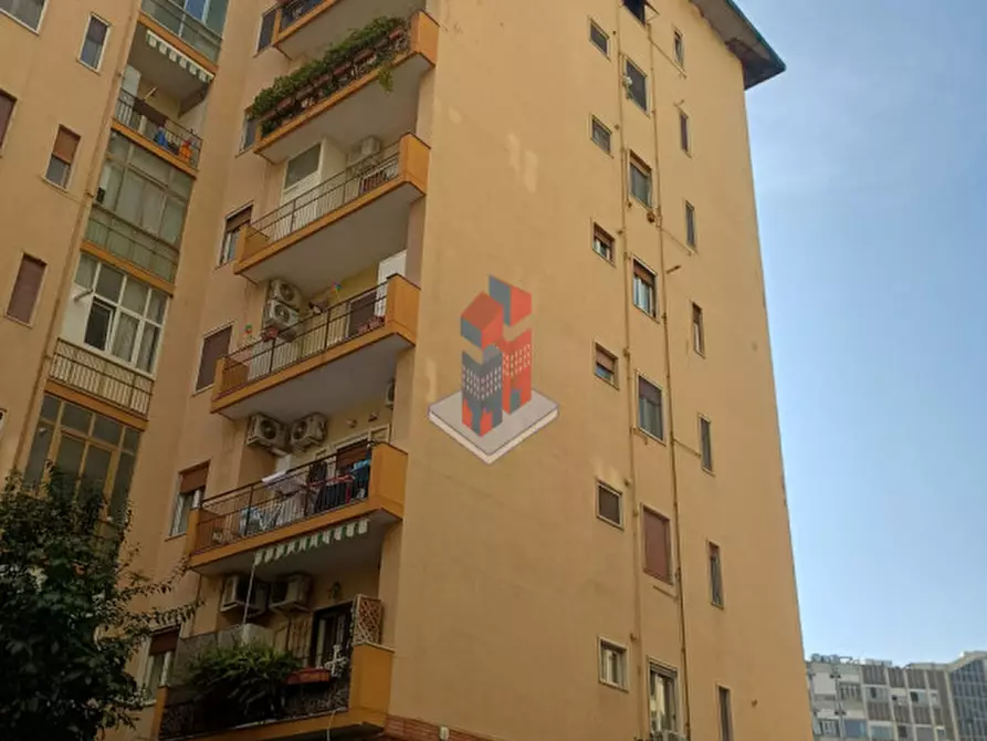 Immagine 1 di Appartamento in vendita  in ARENELLA - APPARTAMENTO CON TERRAZZO a Napoli