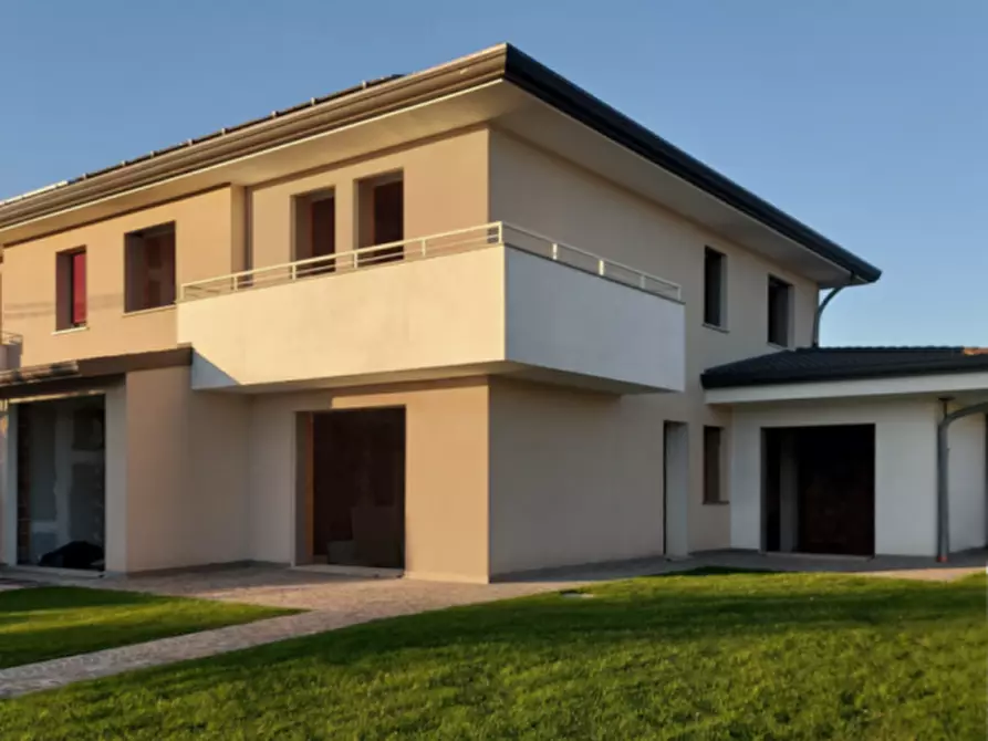 Immagine 7 di Casa bifamiliare in vendita  in VIA CARNIA a Padova