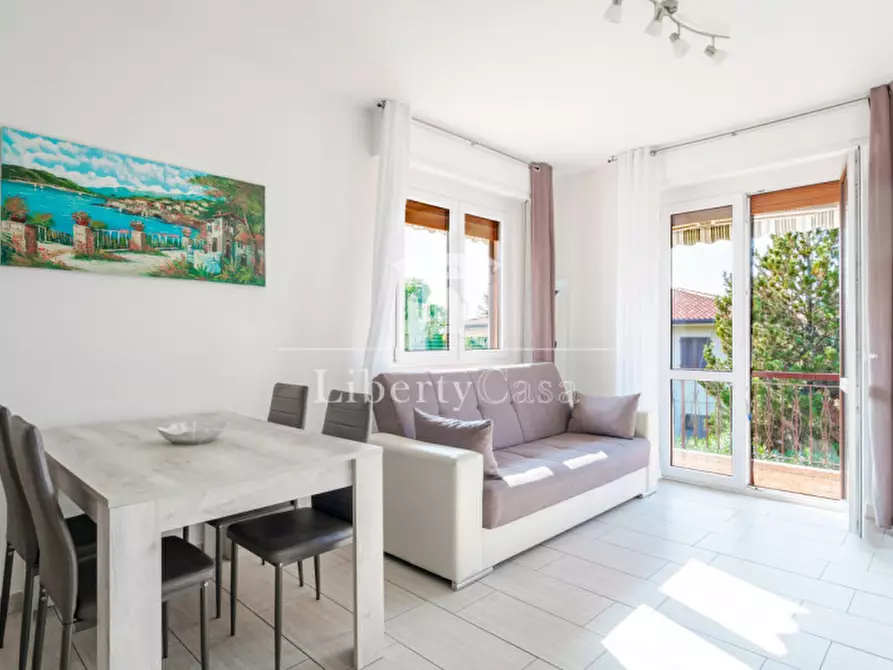 Immagine 1 di Appartamento in vendita  in Viale Ugo Foscolo a Toscolano-Maderno