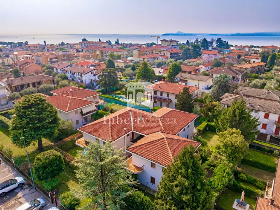 Immagine 3 di Appartamento in vendita  in Viale Ugo Foscolo a Toscolano-Maderno