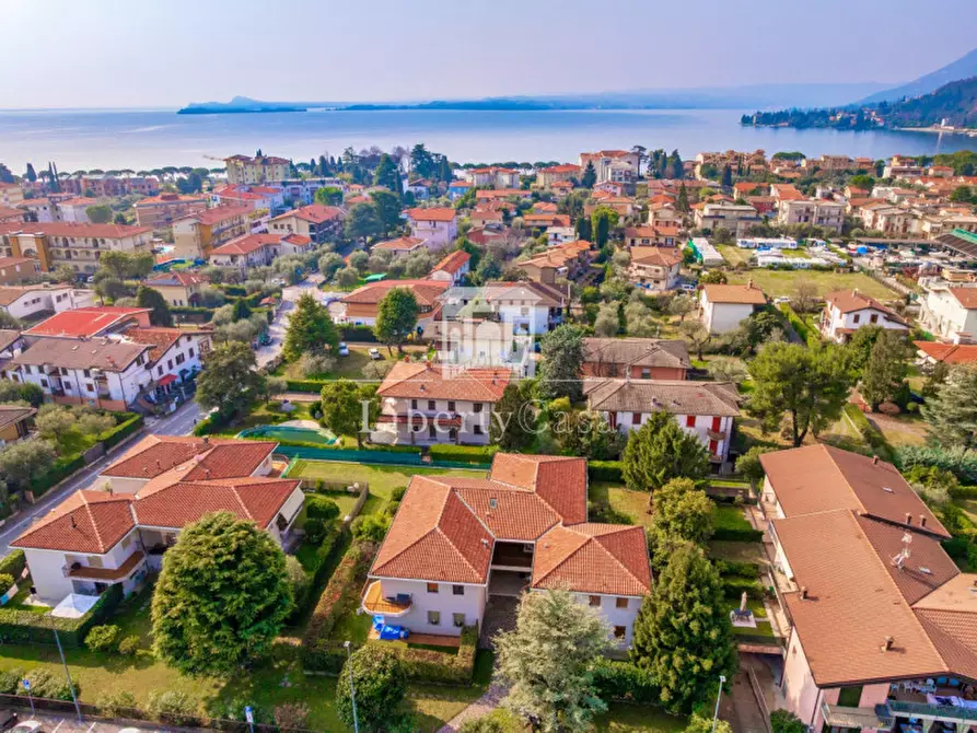 Immagine 6 di Appartamento in vendita  in Viale Ugo Foscolo a Toscolano-Maderno