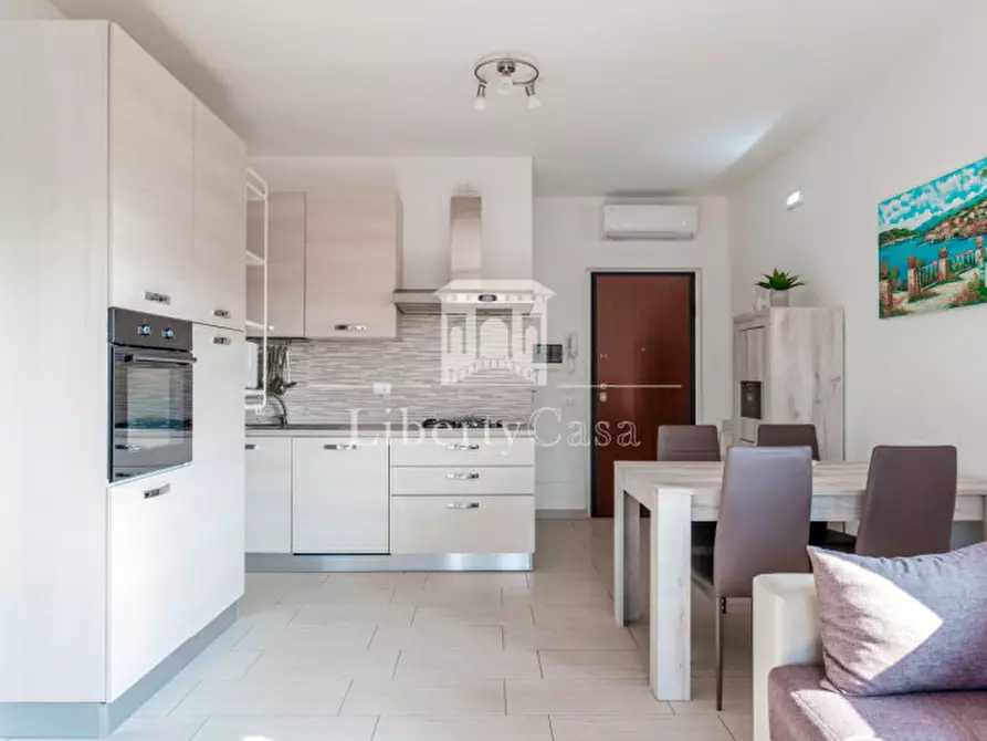 Immagine 8 di Appartamento in vendita  in Viale Ugo Foscolo a Toscolano-Maderno