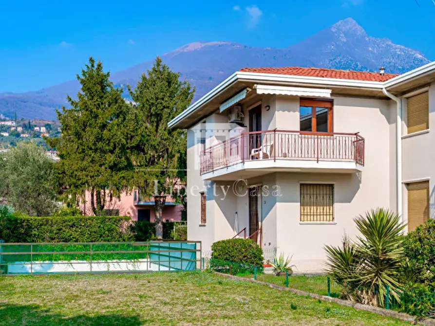 Immagine 9 di Appartamento in vendita  in Viale Ugo Foscolo a Toscolano-Maderno