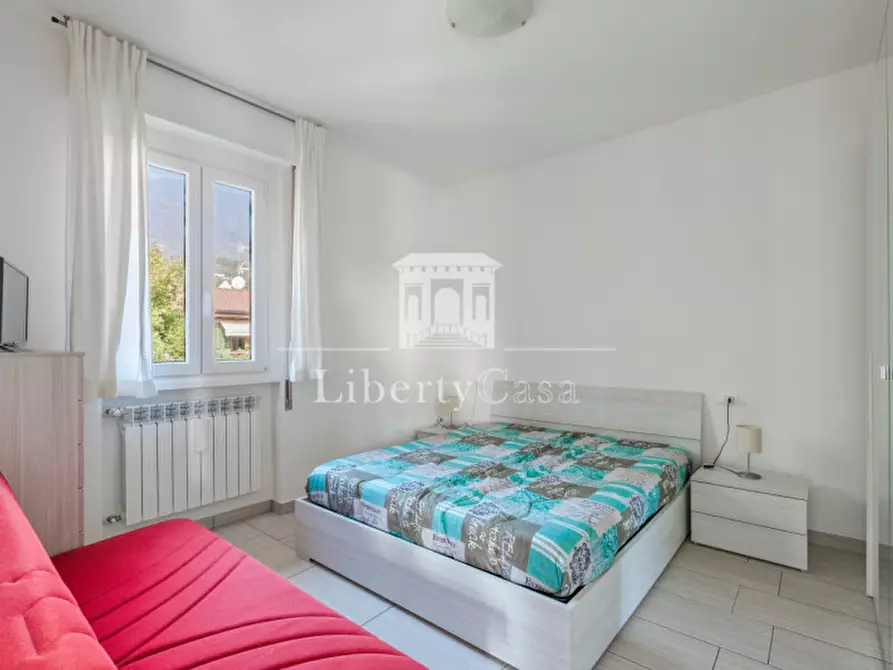 Immagine 11 di Appartamento in vendita  in Viale Ugo Foscolo a Toscolano-Maderno