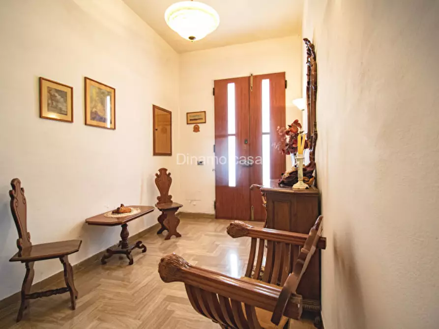 Immagine 2 di Casa indipendente in vendita  a Prato