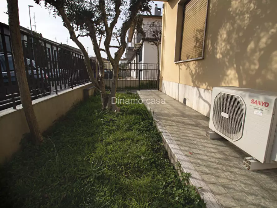 Immagine 13 di Casa indipendente in vendita  a Prato