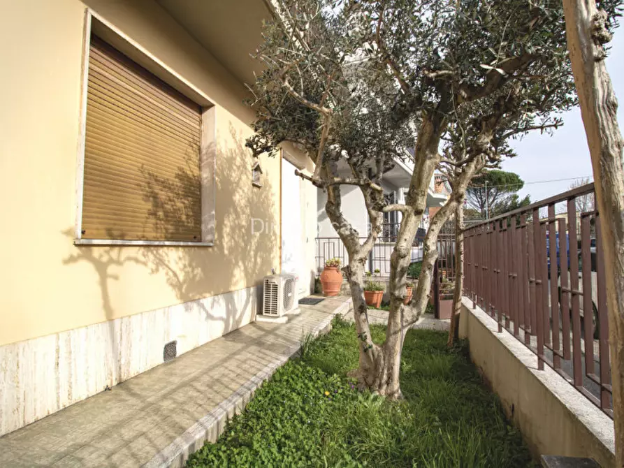 Immagine 14 di Casa indipendente in vendita  a Prato