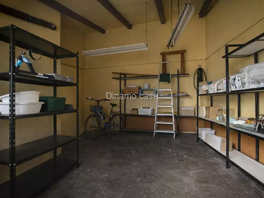 Immagine 15 di Casa indipendente in vendita  a Prato