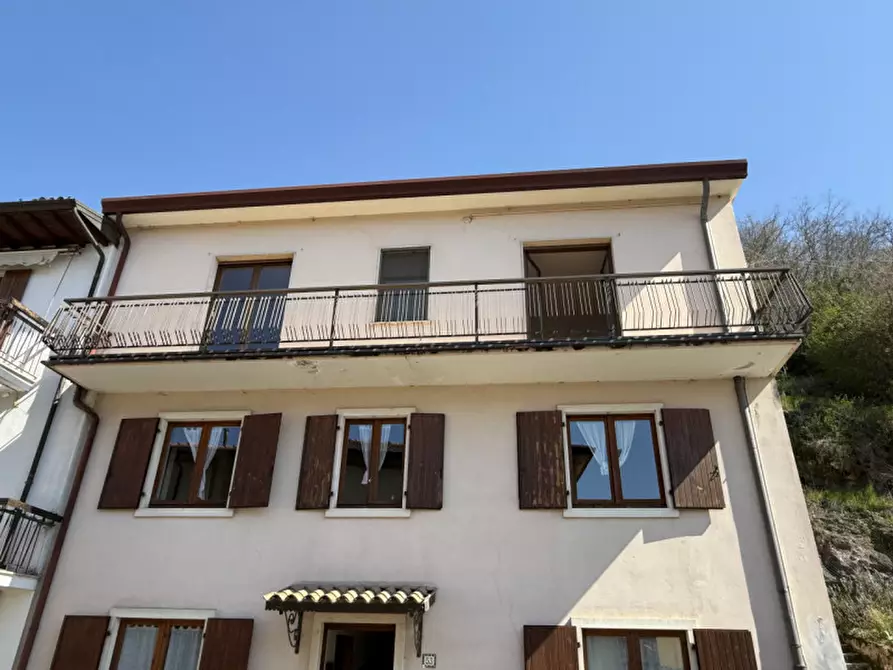 Immagine 2 di Appartamento in vendita  a Badia Calavena