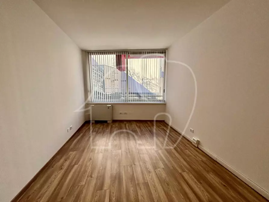 Immagine 3 di Ufficio in affitto  in Via Francesco Crispi - Francesco-Crispi-Straße a Bolzano
