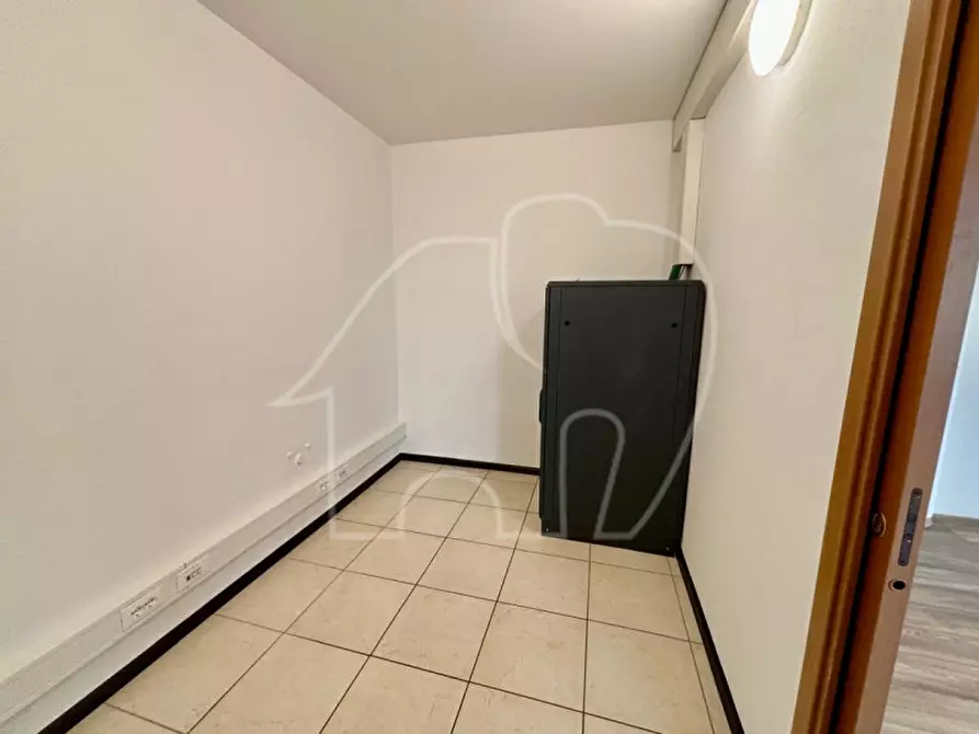 Immagine 6 di Ufficio in affitto  in Via Francesco Crispi - Francesco-Crispi-Straße a Bolzano