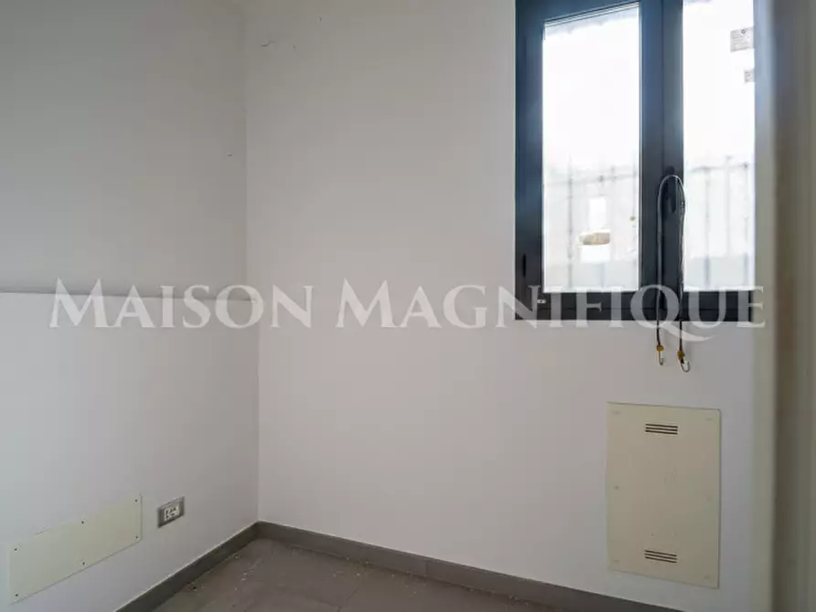 Immagine 15 di Negozio in vendita  in Via dei Fiocinini 3 a Comacchio