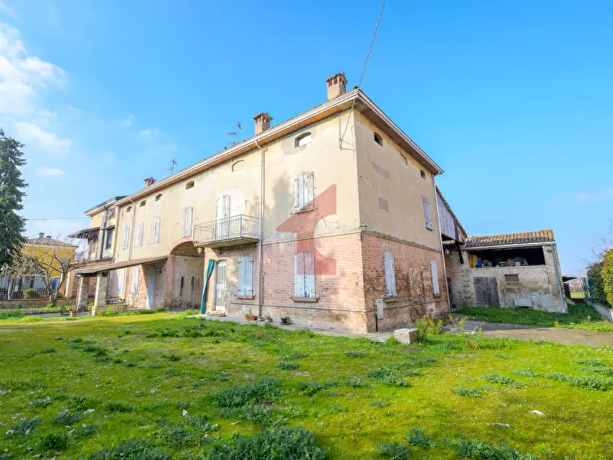 Immagine 21 di Rustico / casale in vendita  in Via al taro a Fontevivo