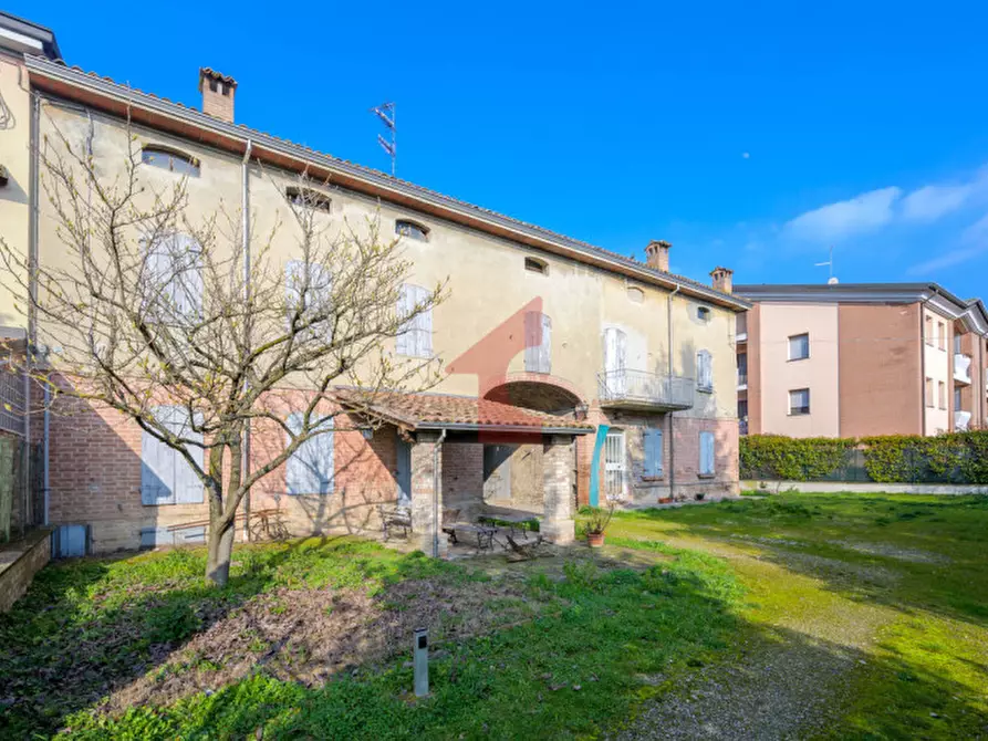 Immagine 25 di Rustico / casale in vendita  in Via al taro a Fontevivo