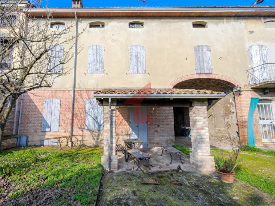 Immagine 26 di Rustico / casale in vendita  in Via al taro a Fontevivo