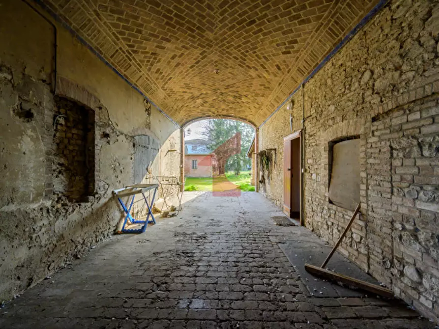 Immagine 27 di Rustico / casale in vendita  in Via al taro a Fontevivo