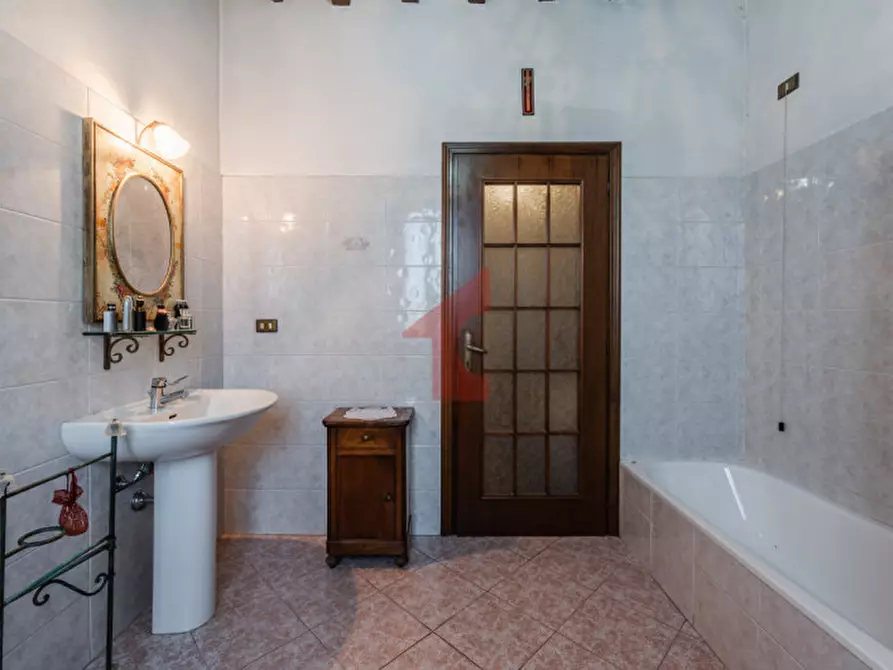 Immagine 33 di Rustico / casale in vendita  in Via al taro a Fontevivo