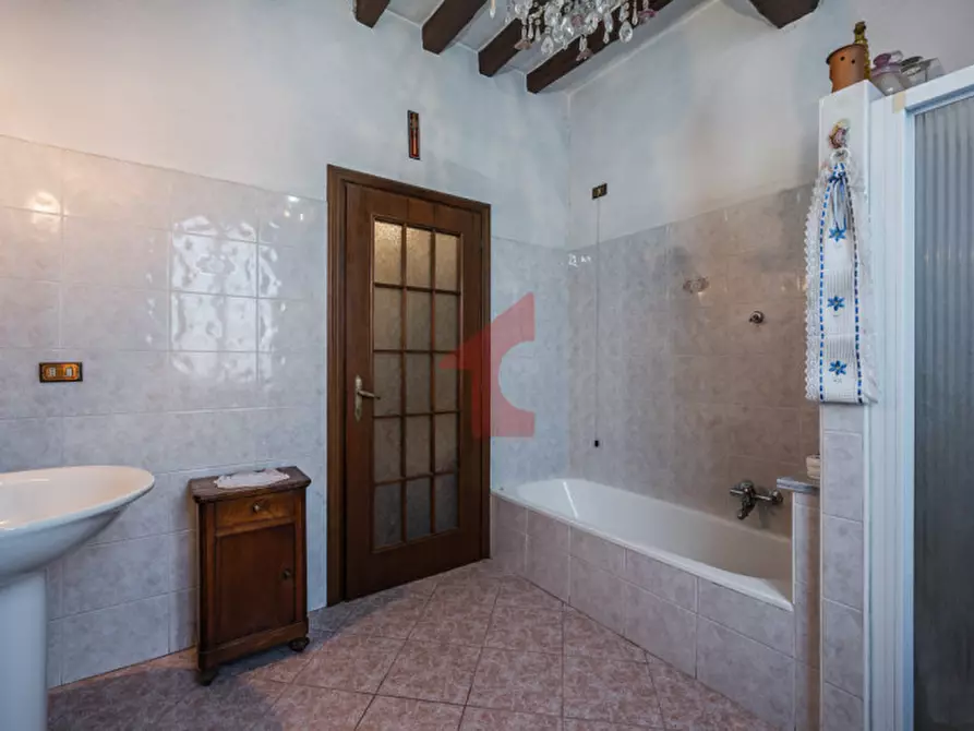 Immagine 34 di Rustico / casale in vendita  in Via al taro a Fontevivo