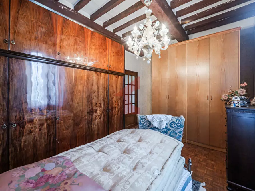 Immagine 59 di Rustico / casale in vendita  in Via al taro a Fontevivo