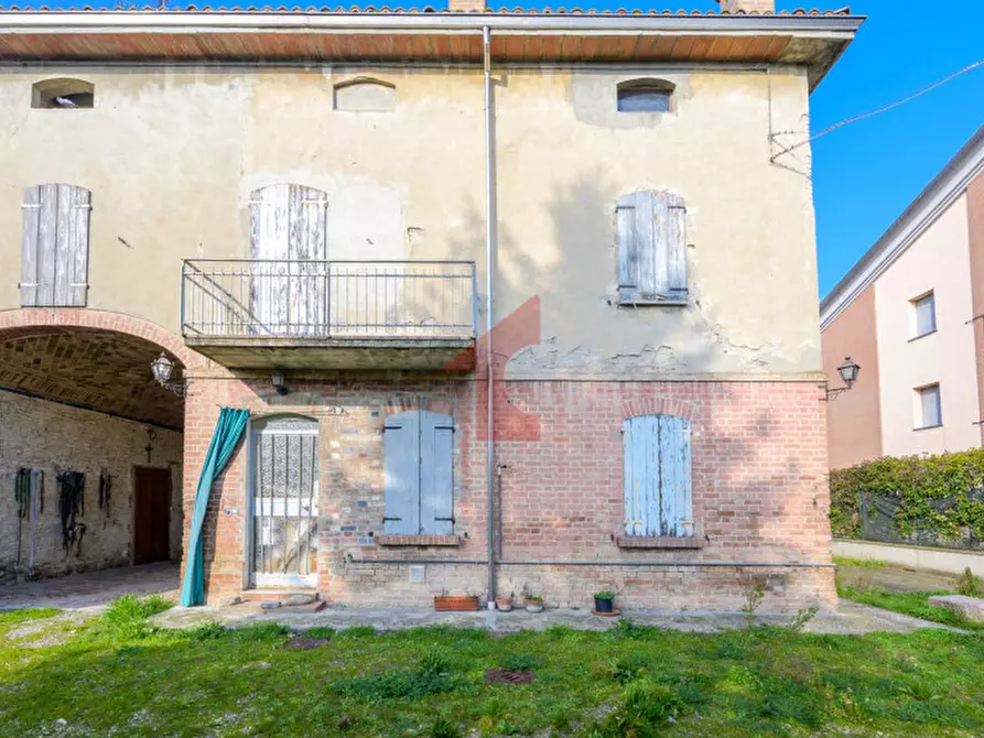 Immagine 70 di Rustico / casale in vendita  in Via al taro a Fontevivo