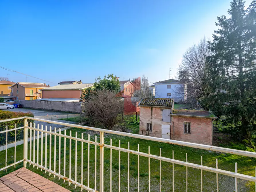 Immagine 99 di Rustico / casale in vendita  in Via al taro a Fontevivo