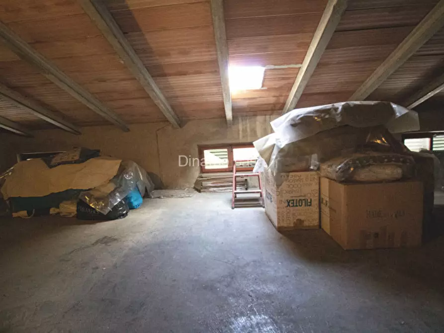 Immagine 11 di Appartamento in vendita  a Montemurlo