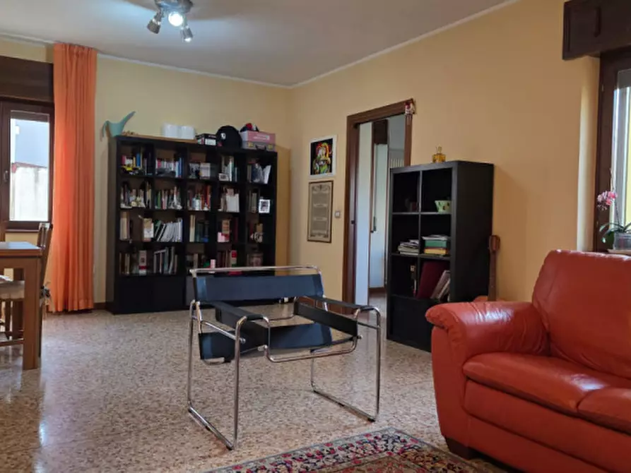 Immagine 2 di Casa bifamiliare in vendita  in via Monte Cengio 8 a Lonigo