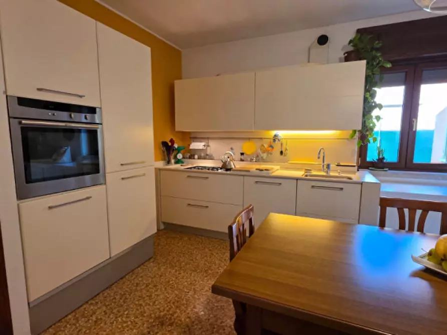 Immagine 6 di Casa bifamiliare in vendita  in via Monte Cengio 8 a Lonigo