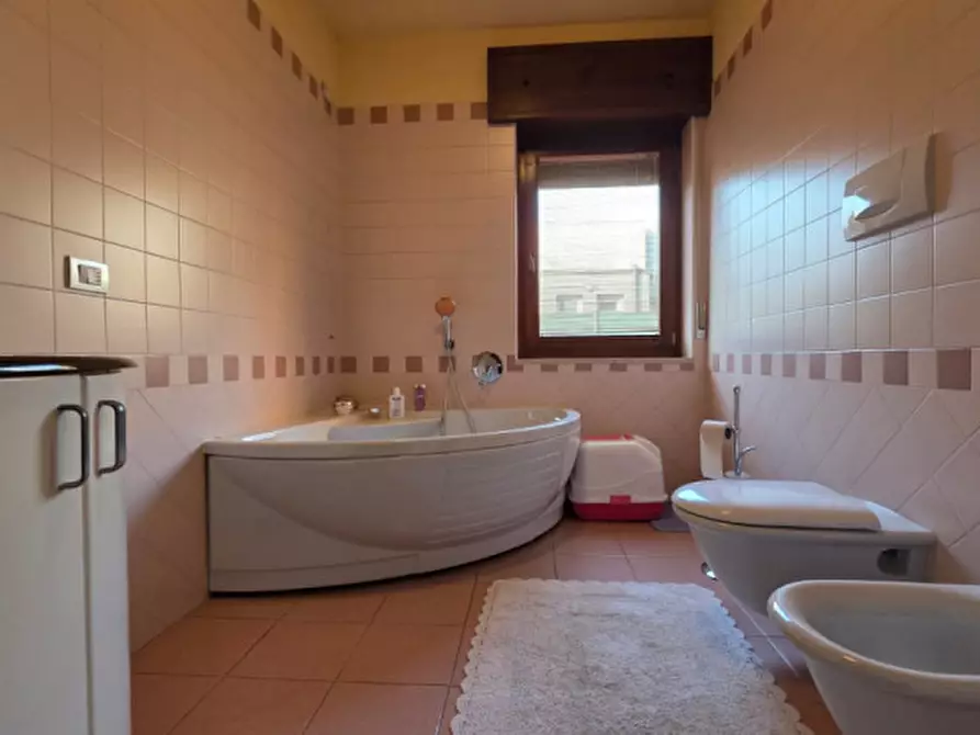 Immagine 11 di Casa bifamiliare in vendita  in via Monte Cengio 8 a Lonigo