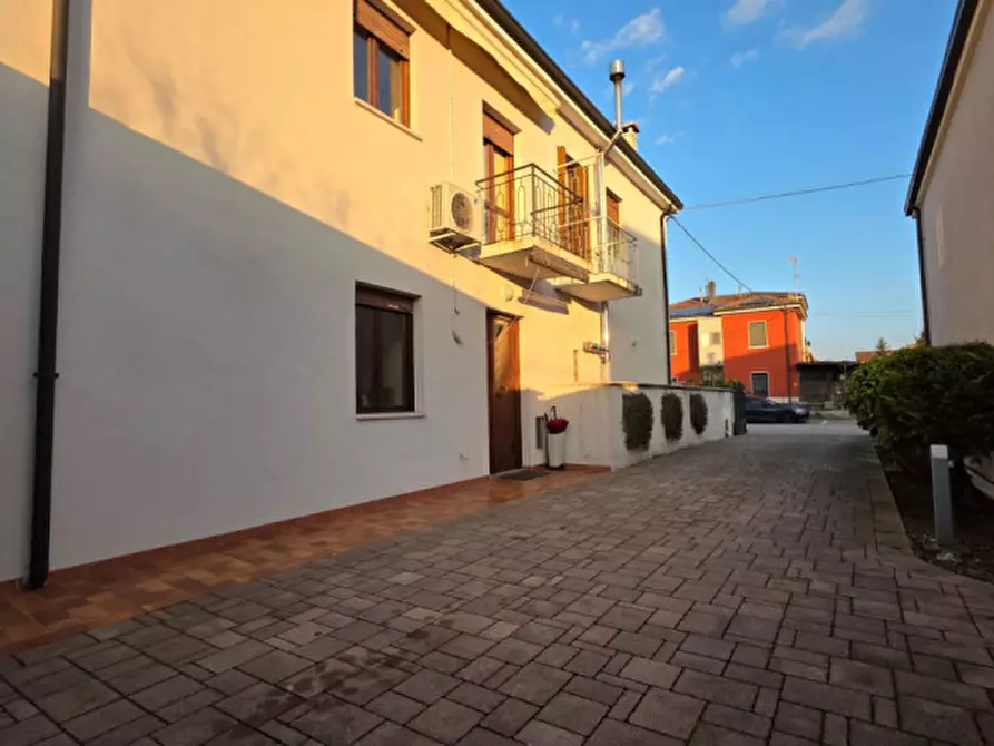 Immagine 29 di Casa bifamiliare in vendita  in via Monte Cengio 8 a Lonigo