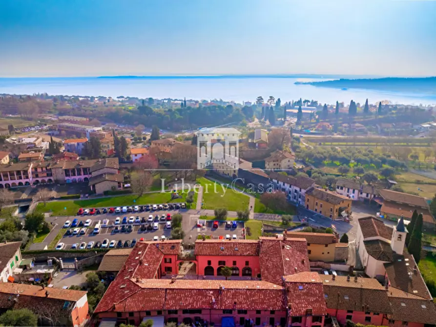 Immagine 2 di Appartamento in vendita  in Via Garibaldi a Padenghe Sul Garda
