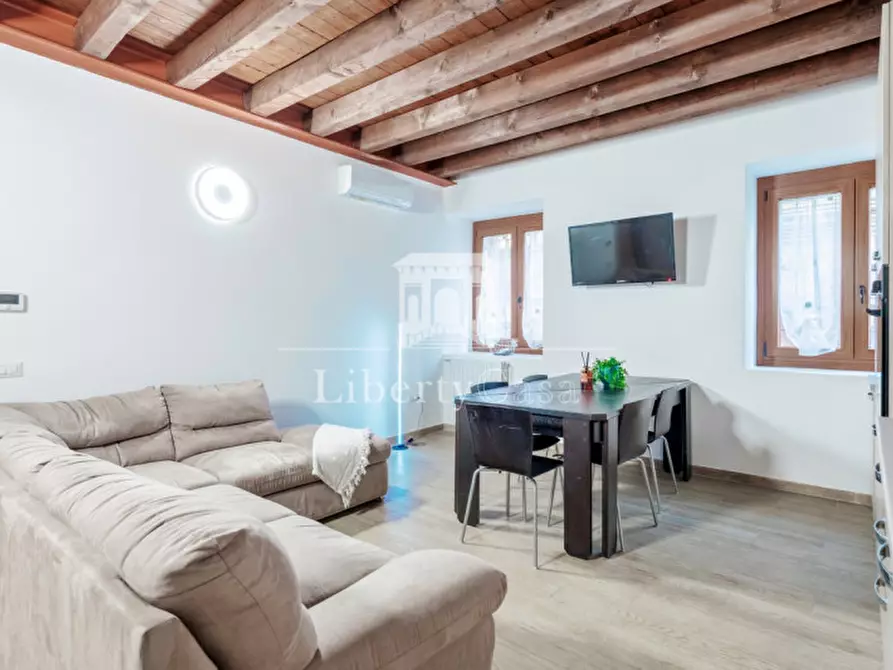 Immagine 2 di Appartamento in vendita  in Via Garibaldi a Padenghe Sul Garda