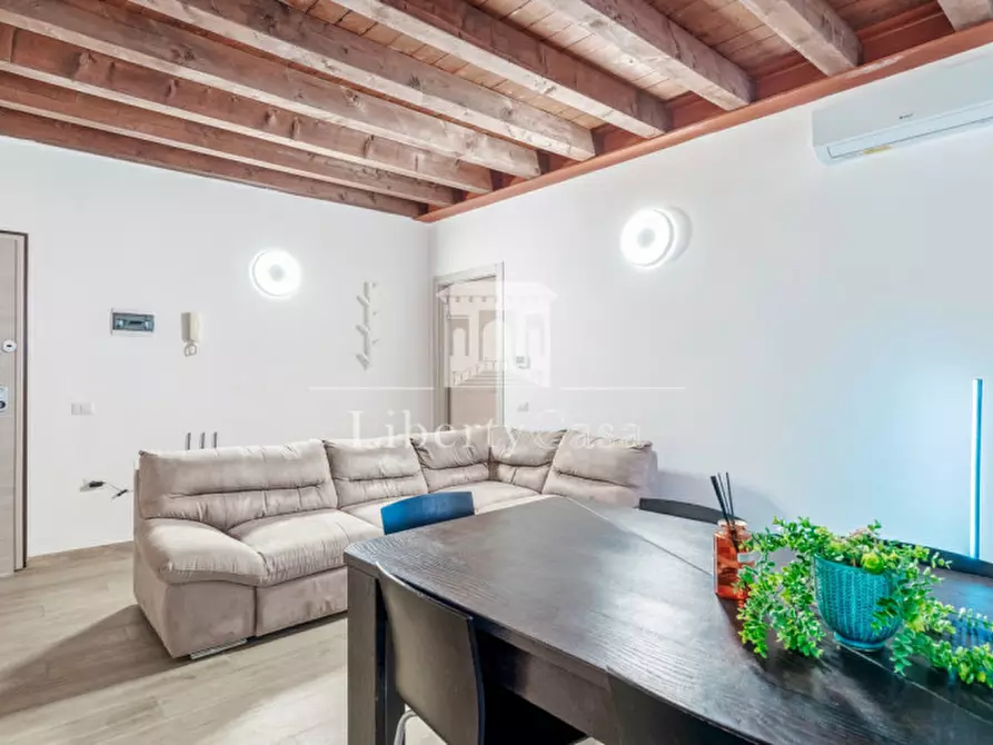 Immagine 5 di Appartamento in vendita  in Via Garibaldi a Padenghe Sul Garda