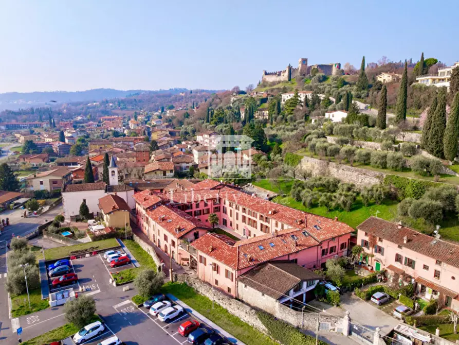 Immagine 9 di Appartamento in vendita  in Via Garibaldi a Padenghe Sul Garda