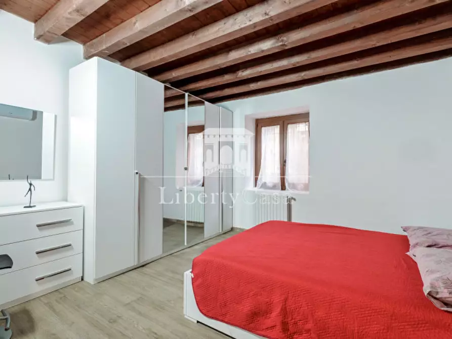 Immagine 11 di Appartamento in vendita  in Via Garibaldi a Padenghe Sul Garda