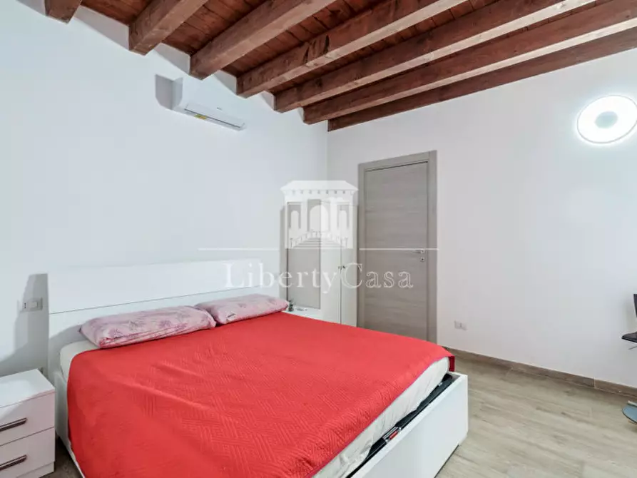 Immagine 12 di Appartamento in vendita  in Via Garibaldi a Padenghe Sul Garda