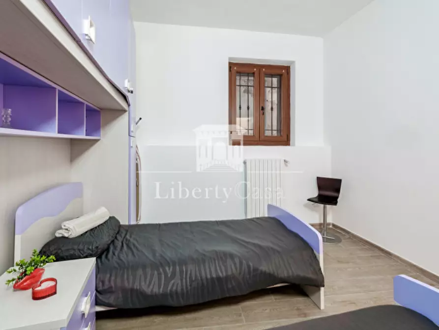 Immagine 15 di Appartamento in vendita  in Via Garibaldi a Padenghe Sul Garda