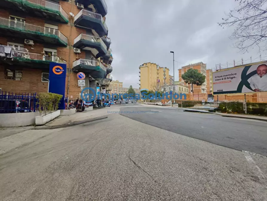 Immagine 1 di Negozio in affitto  in Via San Giacomo dei Capri a Napoli
