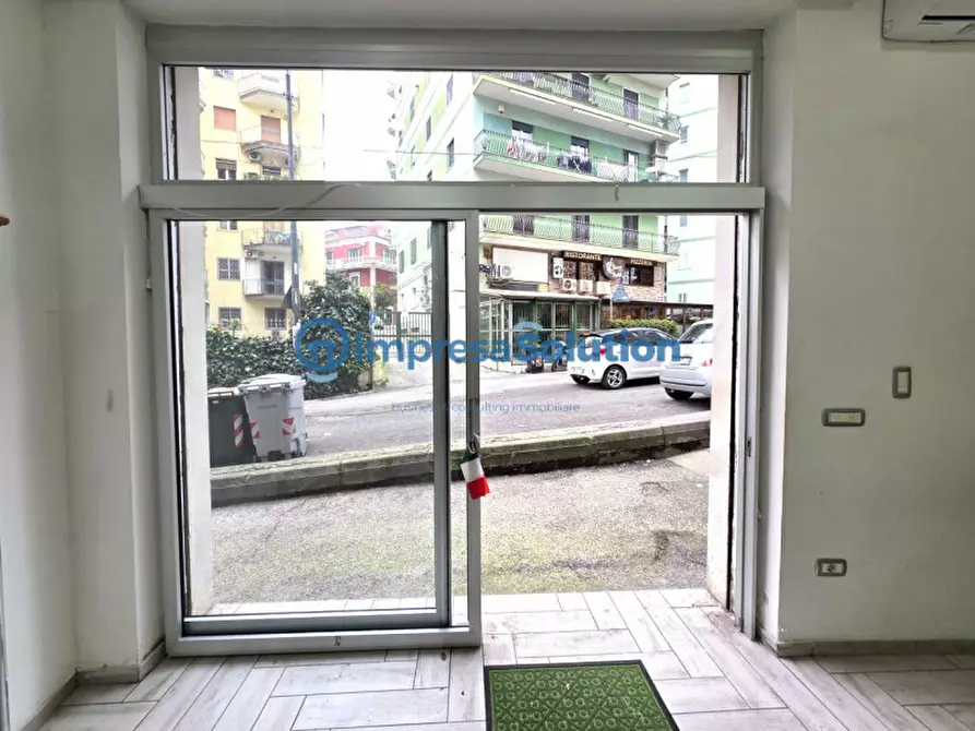Immagine 15 di Negozio in affitto  in Via San Giacomo dei Capri a Napoli