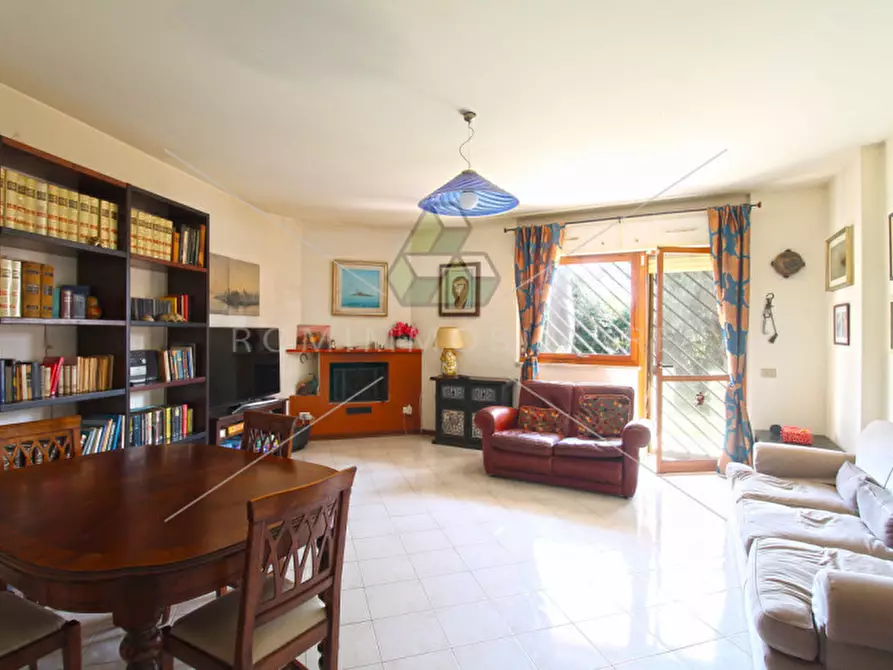 Immagine 2 di Villa in vendita  in Via Vincenzo Irolli a Roma