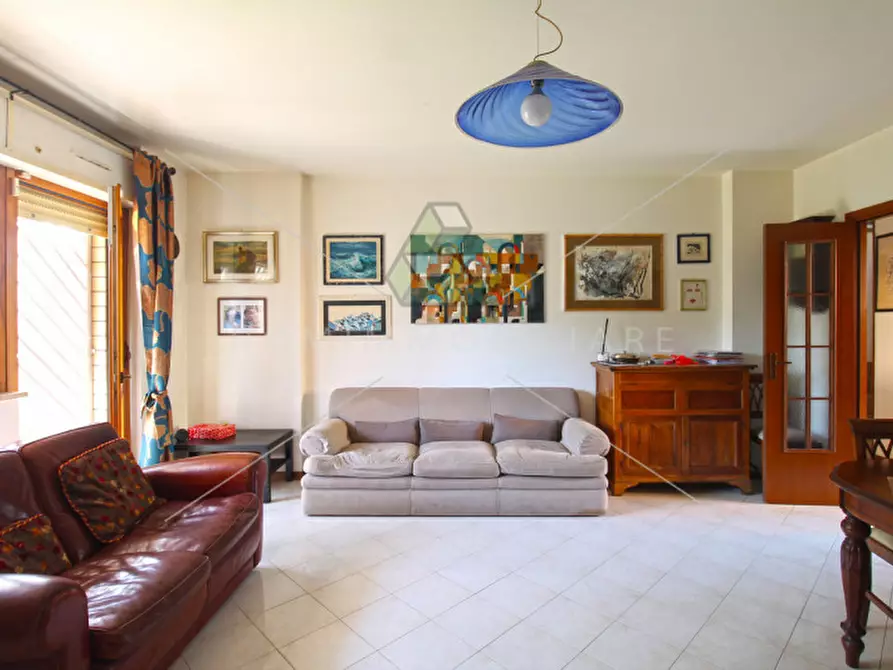 Immagine 4 di Villa in vendita  in Via Vincenzo Irolli a Roma