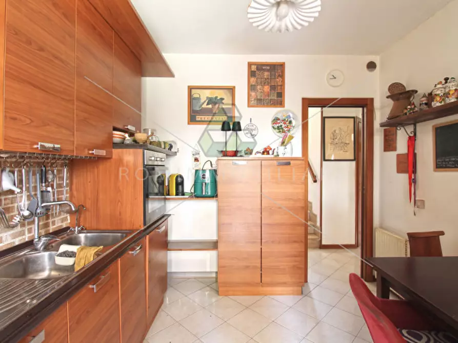 Immagine 9 di Villa in vendita  in Via Vincenzo Irolli a Roma