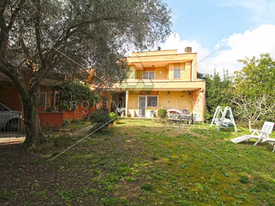 Immagine 31 di Villa in vendita  in Via Vincenzo Irolli a Roma